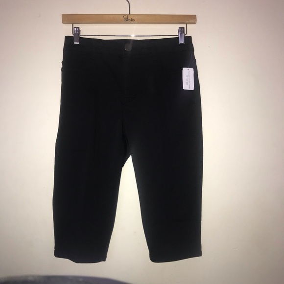 Christopher & Banks Super Stretch Skimmer bottoms - Picture 3 of 10